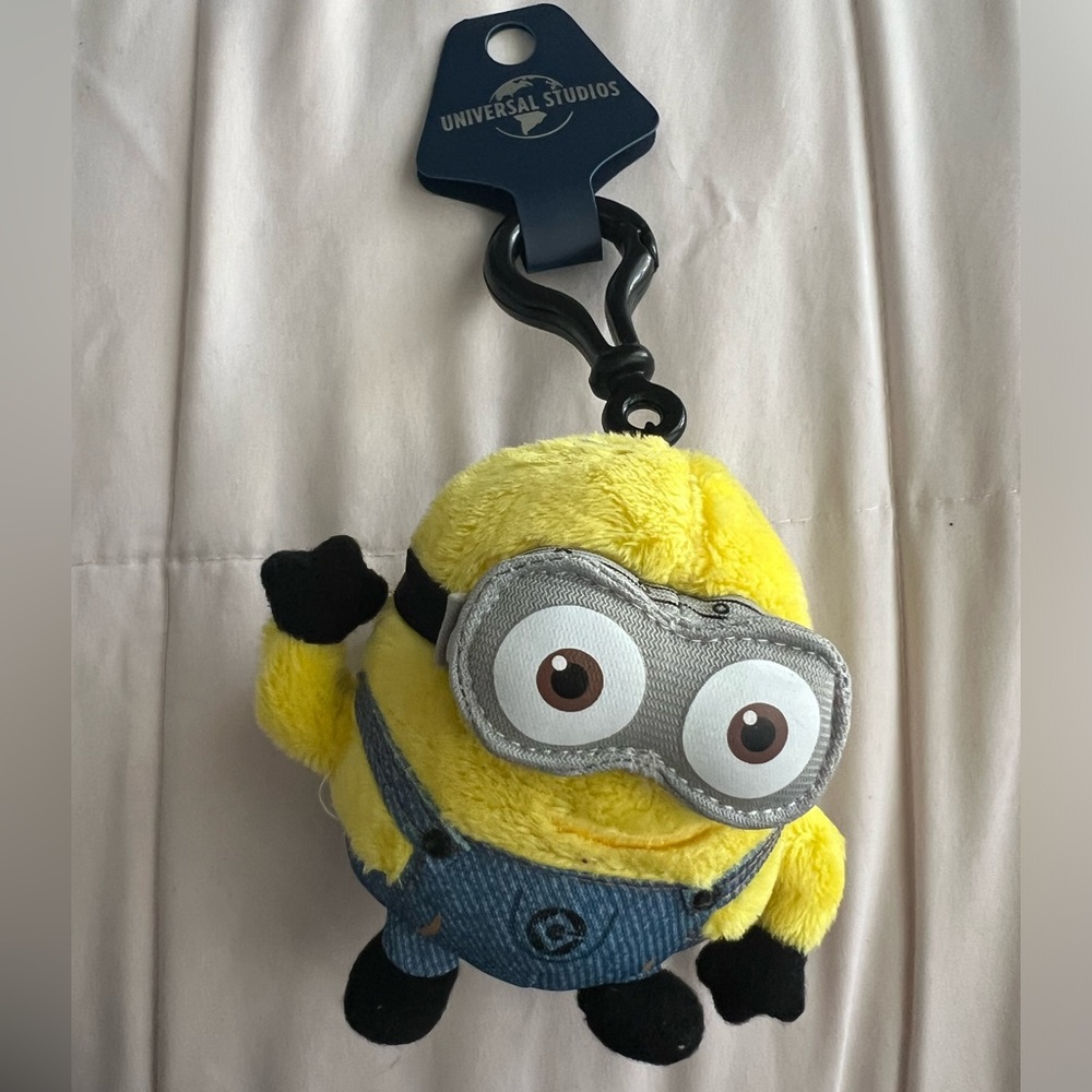 Bob the Minion Plush Keychain Despicable Me BNWT Universal Studios Hollywood 🍌